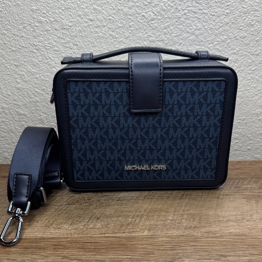Michael Kors Cooper Lunch Box and Slim Zip Wallet Admiral Navy Set - Picture 2 of 10